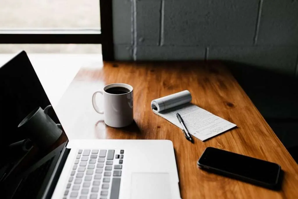 How to Brief a Copywriter: A Guide for Saudi Marketing Teams & Copywriting Agencies