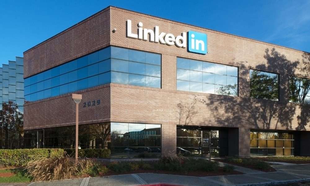 LinkedIn Marketing for Saudi B2B Brands: A Copywriting Guide That Actually Gets Meetings!